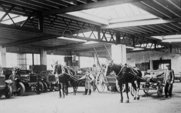 C.1914 and Motor Lorries outnumber Horse Lorries