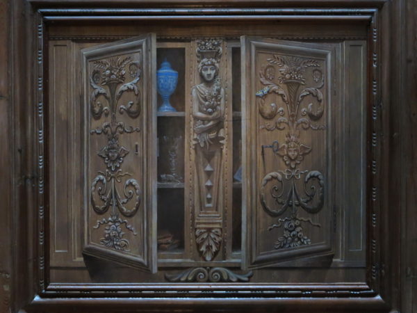 Trompe L'oeil in the main staircase