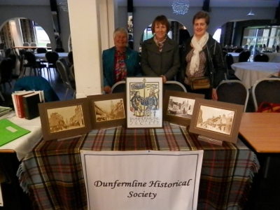 Photo of Jean, Elaine and Lindsey at our table