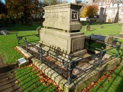 Photo of Ralph Erskine's Sarcophogus, Dunfermline Abbey Churchyard